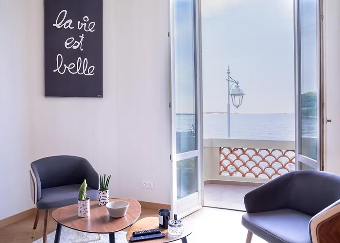 Nid D'Amour # Vue Mer - Plage Et Port A Pied - Evasion De Reve * カンヌ