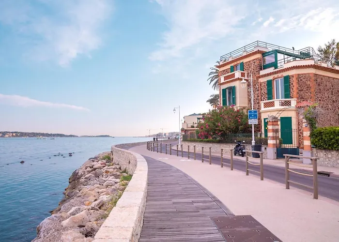 Nid D'Amour # Vue Mer - Plage Et Port A Pied - Evasion De Reve アパート *